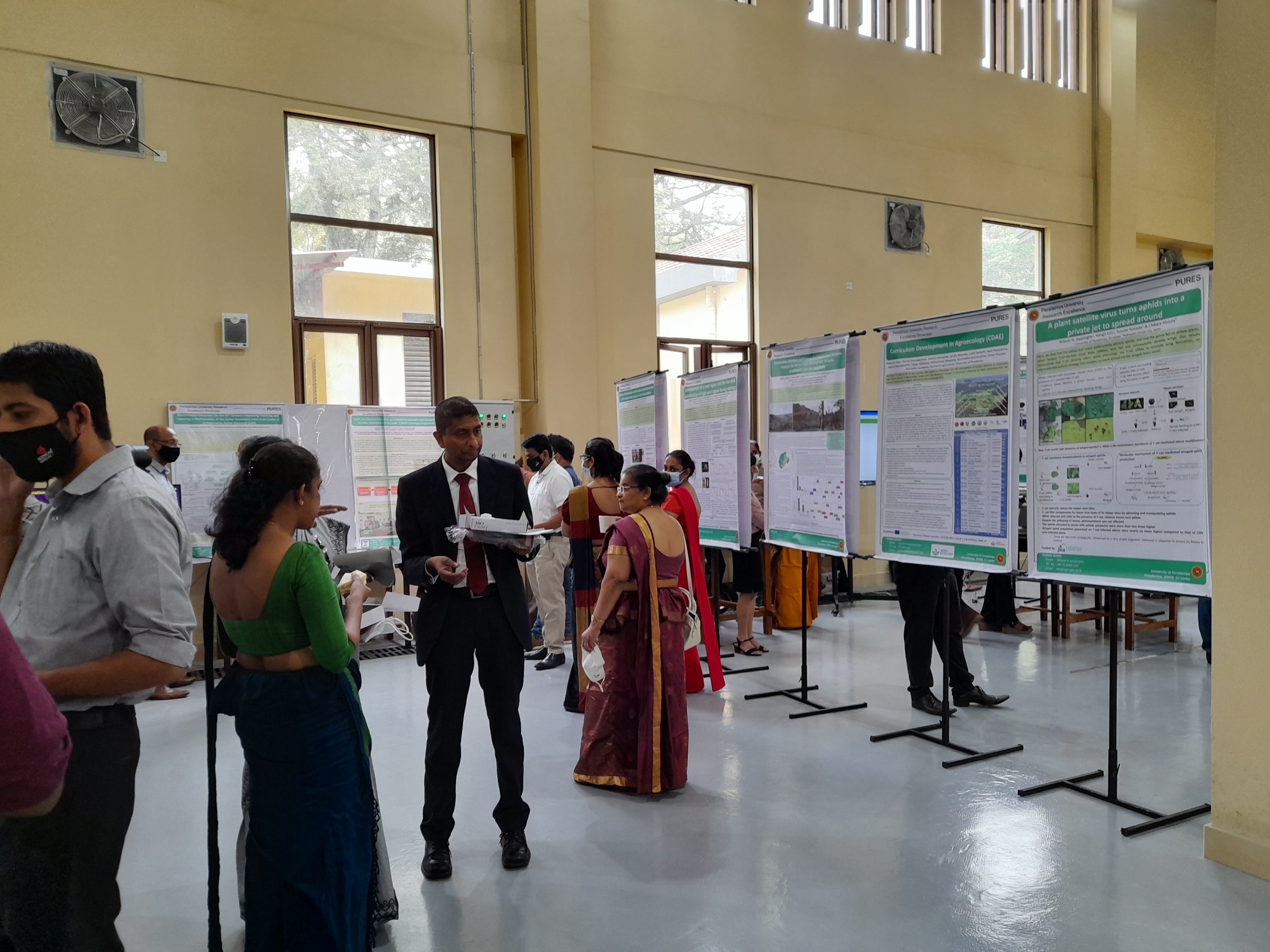 University of Peradeniya displays CDAE project to University Research Session